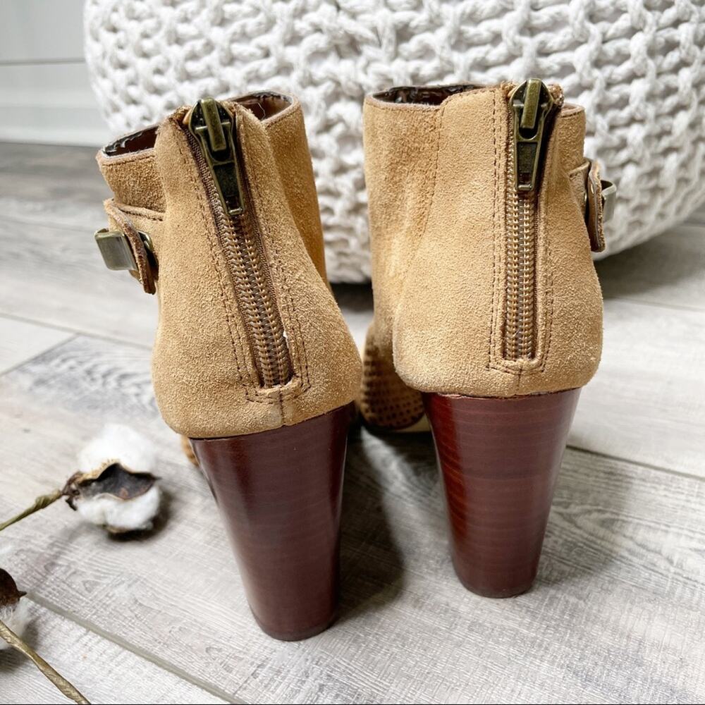 Dolce Vita Marana Perforated Suede Peep Toe Ankle Booties Cafe Brown Size 8M - Picture 7 of 8